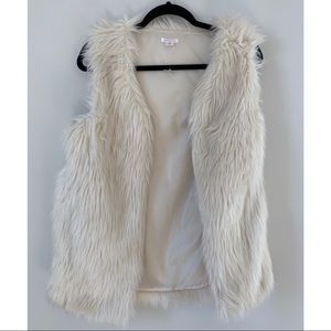 NWT Xhilaration Faux Fur Vest